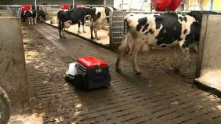 Lely Discovery Mobile Barn Cleaner - How it Works