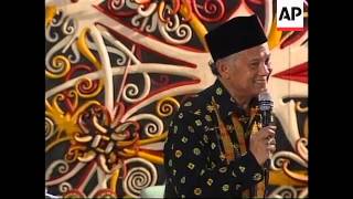 INDONESIA: HABIBIE PROMISES CORRUPTION INVESTIGATION AND REFORM (3)