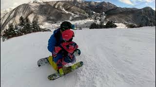 【#小米大冒險】第一次坐纜車上山、自己滑雪板下山