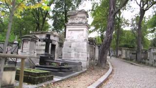 Walk to Jim Morrison's Grave at Père Lachaise Cemetery in Paris On a cloudy day 1