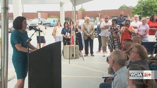 Illinois leaders gather to honor Scott Bennett, continue his legacy at admin center dedication
