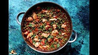 פילה עוף ואפונה ברוטב אדום / Chicken fillet and peas in tomato sauce