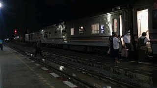 ด่วนพิเศษขบวน 23 กรุงเทพ-อุบลราชธานี รถไฟตู้นอน CNR สายอุบล เข้าจอดสถานีบางซื่อ