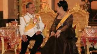 The royal palace of thailand & beautiful thai traditional song