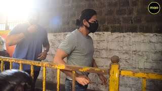 Shah Rukh Khan reaches Arthur Road Jail To Meet Son Aryan Khan | Cruise Ship Drugs Case | NCB