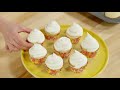 professional baker teaches you how to make lemon cupcakes