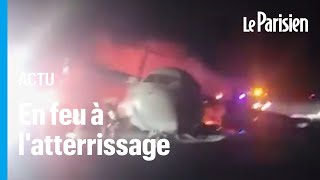 Le train d'atterrissage d'un avion prend feu, les passagers sains et saufs