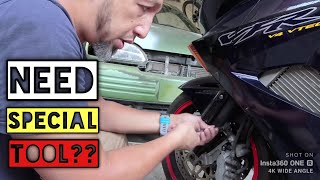 Honda VFR 800 Front Brake Fluid Change