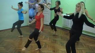 Vica Norkina training with music tvist shimmy