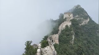 万里の長城に雲海広がる　北京市