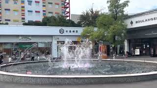 メイカーズピア噴水(昼)　水が踊る音楽噴水ショー