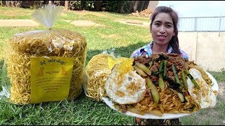 Khmer Country food: Stir Fried​ Battambang beef pumpkin noodles