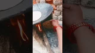 Roti Khet Mein liye Minar#indianculture #youtubeshorts #roti #haryanvicutlture #youtub #food #make