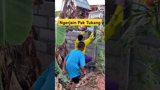 Ngerjain Pak Tukang #ngerjain #bercanda #gokil #lucu #prank #paktukang #tukang #bangunan