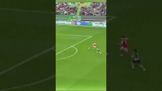 Watch St. Juste FASTEST DEFENDER IN THE WORLD catch up to Arsenals Martinelli. CRAZY...#shorts