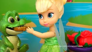 The Teacher is the Evil Queen ! Elsa and Anna Toddlers Toys and Dolls ! Sniffycat Disney Princesses