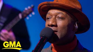 Aloe Blacc performs 'Don't Go Alone' on 'GMA'