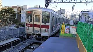 私鉄。直流電車。東武鉄道。10000系8両固定編成。11801F。旧業平橋駅、とうきょうスカイツリー駅を発車シーン。2025年、令和7年、1月10日撮影。