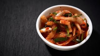 【鑄鐵鍋韓式料理 🌶】韓國家庭常備菜！韓式辣蘿蔔 (Korean Radish Kimchi)