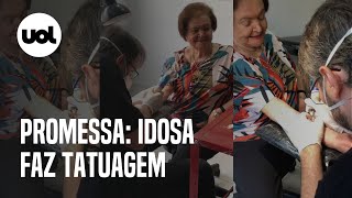 Idosa de 91 anos tatua imagem de Nossa Senhora após neto passar em medicina