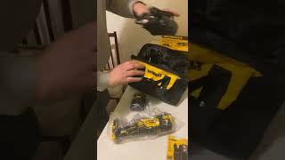 Перфоратор аккумуляторный DeWALT DCH273N