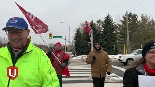 Transit workers take their concerns to Oakville Town Hall