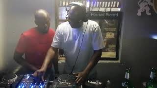 ISesh 1 on 1 with Mangane Da Dj deephouse set. @bluewaters. 🎶