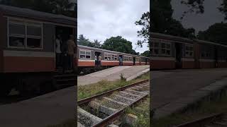 S8 840 |කොළඹ බලා අරගලය වෙත යන මන්දගාමී දුම්රිය කුරණ දී 2022/07/11 1.10pm #shorts