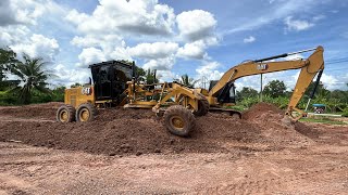 ช่วยกันเกลี่ยหินขึ้นกอง Grader CAT 140K \u0026 CAT 320GX Newlogo | หจก.ทวีเจริญแอสฟัลต์