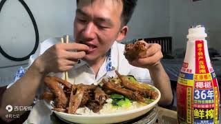 群演小伙没跑戏，来点浙江美食-衢州鸭货，喝点最爱的椰树椰汁