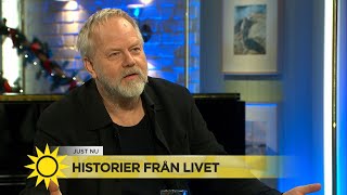 Peter Apelgren improviserar - framför fullsatt publik - Nyhetsmorgon (TV4)