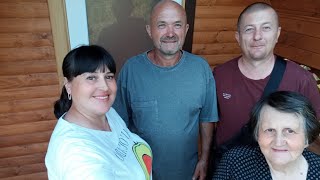 Привітали вуйка і релаксували в апіхатинці  🐝