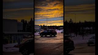 Calgary sky looks amazing today #calgary #alberta #canada #calgarysky #amazing #today #december #yyc