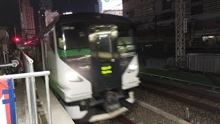 E257系 OM-92編成 臨時特急あずさ86号新宿行が新宿駅9番線に入線するシーン