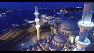 Ramazan flying near to Yeni Cami (Mahyâ  at night)