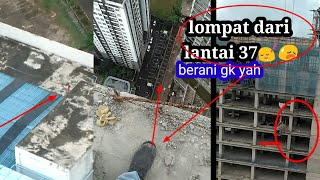 NGERI!!!Orang banyak pikiran jangan berdiri di pinggir