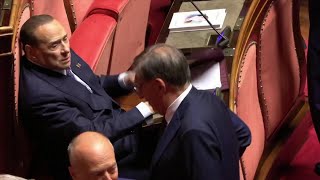 Berlusconi e l'insulto a La Russa, il video del momento del litigio al Senato
