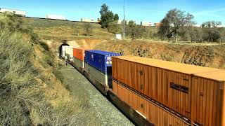 BNSF Intermodal train Tehachapi Loop, California