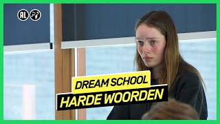 Lucia confronteert de leerlingen met de negatieve stem in hun hoofd | DREAM SCHOOL 2021 | NPO 3 TV