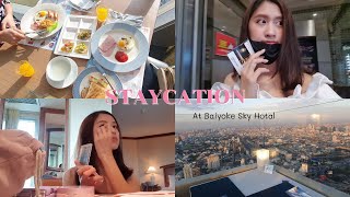 VLOG#01🌃🧳Staycation เปลี่ยนที่นอน กินบุฟเฟต์ Skybox ชมวิวกรุงเทพฯ ยามค่ำคืน ที่ตึกใบหยกสกาย ชั้น 84