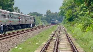 Chilahati Bound Intercity Train 765/Up Nilsagor Ex Crossing With Khulna Bound 728/Down Rupsa Ex