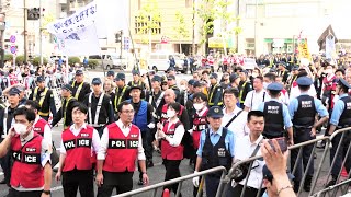 靖国神社 終戦の日 九段下 迫力の演説 反天連  デモ抗議 行進 右翼対左翼の迫力 街宣 2023 protestation  the day the war ended YASUKUNI