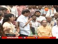 uddhav thackeray on baba adhav बाबा आढावांनी उध्दव ठाकरेंच्या हातून पाणी घेत उपोषण सोडलं