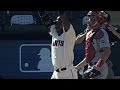 NLCS Gm3: Bonds' blast into McCovey Cove ties game