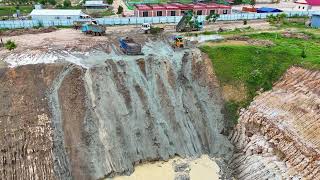 EP02,Excellent !KOMATSU D68E Dozer, and Truck Work hard to remove the rubbish from the deep pond.