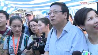 District Councillors meet protesters (10.10.2014)