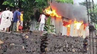 ALERTE Un violant incendie a dévasté Une maison en tôle ici à Bouni ce matin de ce mardi