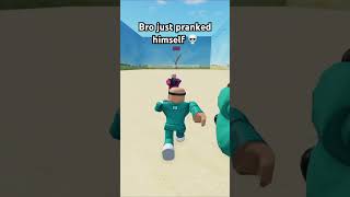 He pranked himself in Roblox Squid Game 😂 #roblox #funny #squidgameroblox #squidgame #squidgame2