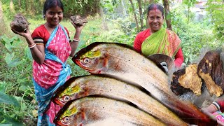 Village style Fuli fish with Soil potato picking and eating by Santali women //VillSwad cooking and