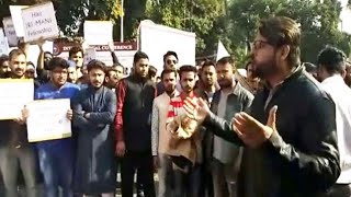 AMU research students take out protest march to demand hike in research fellowship | OneIndia News